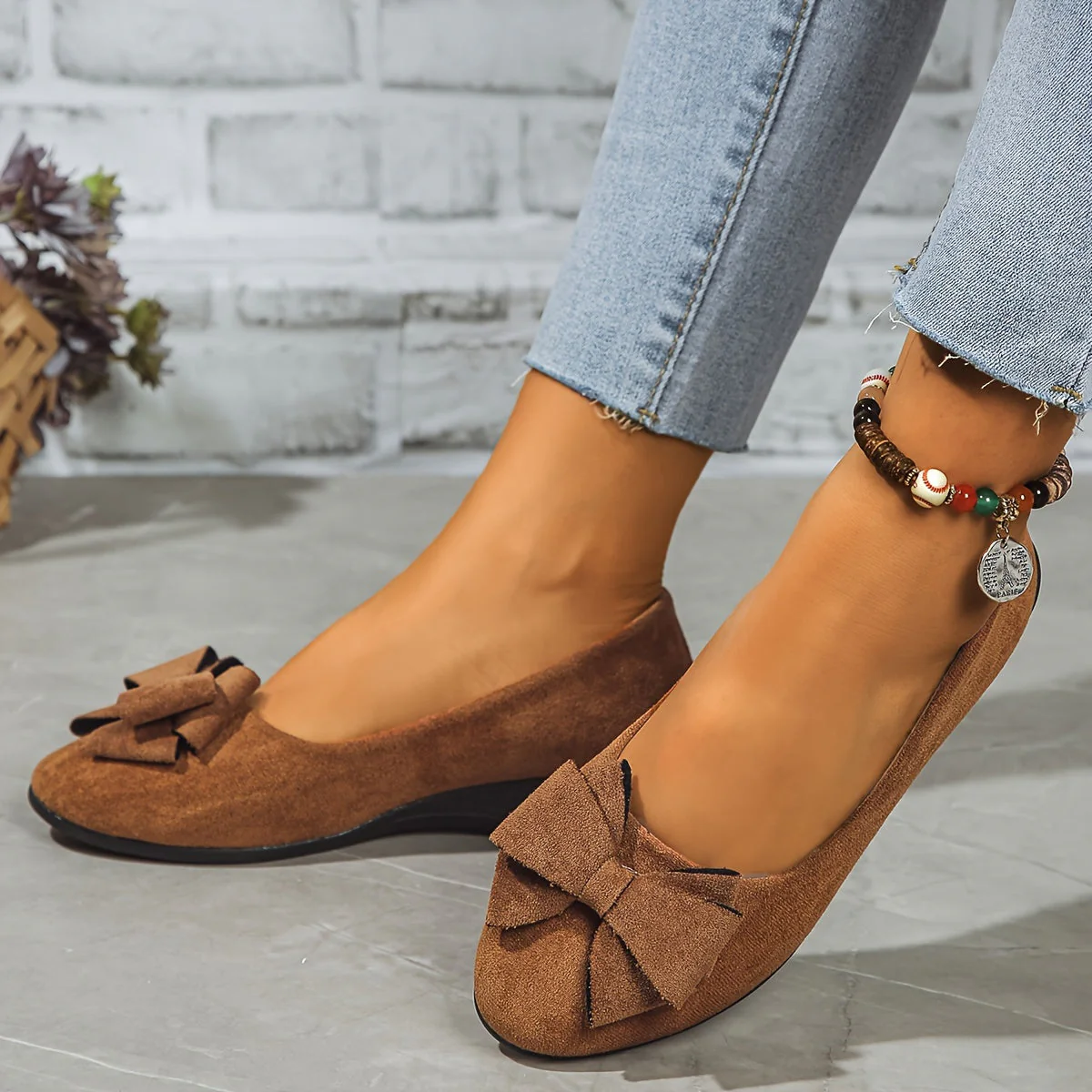 Bella | Women's Bow Detail Round Toe Ballet Flats Slip-On - Image 4