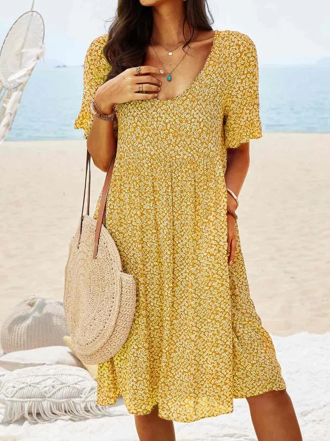 Daisy | Women's Ditsy Floral V-Neck Short Sleeve Smock Dress - Image 3