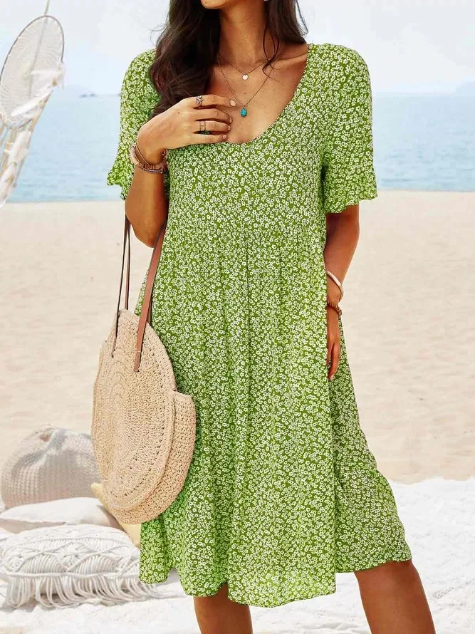 Daisy | Women's Ditsy Floral V-Neck Short Sleeve Smock Dress - Image 4