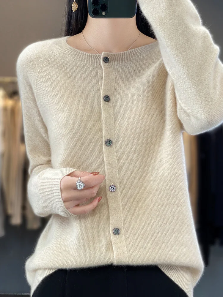 Vera™ | Buttoned Cardigan - Image 3