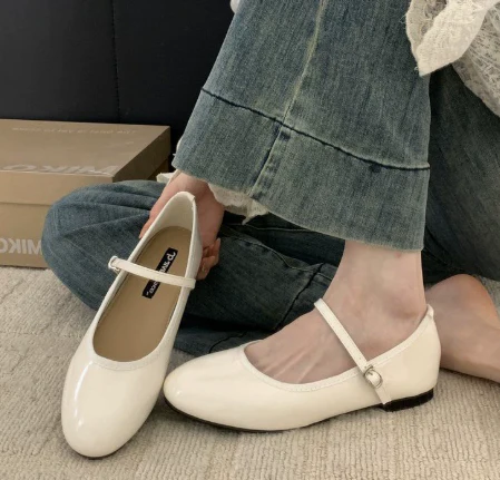 Vivienne | Women's Patent Mary Jane Shoes with Low Block Heel - Image 3